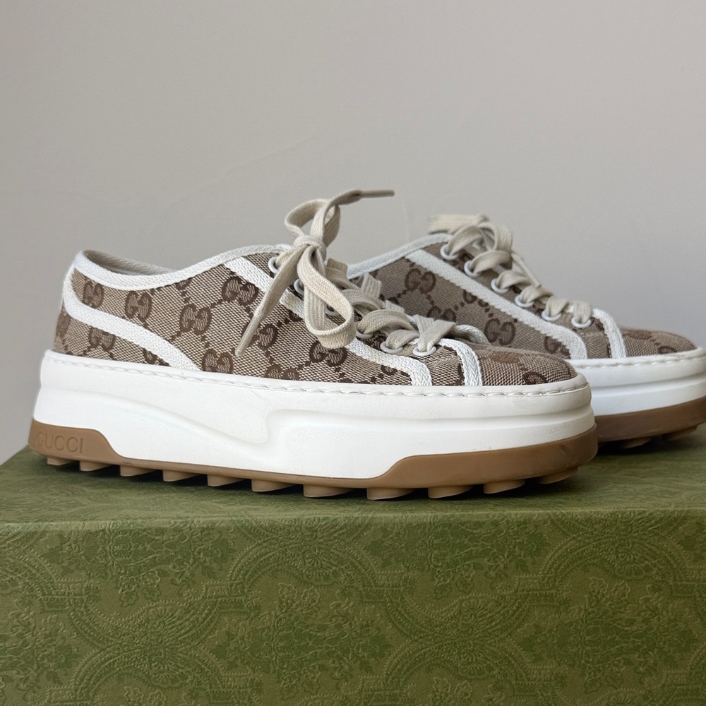 Gucci Women's Tan and White Sneakers - Picture 3 of 9